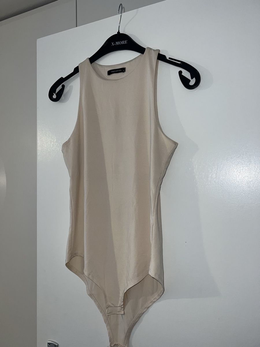 T-shirts: Body beige – Neuf (Voir description) à Biel/Bienne par Peeeep10 1