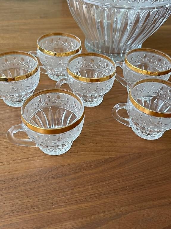 Set di piatti: Bowle Service Kristallglas 8-teilig – Usato da schaffhausen venduto da Munot100 1