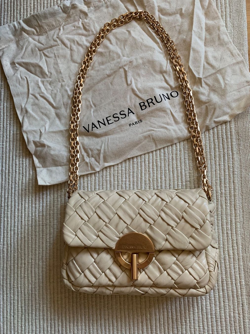 Vanessa Bruno Taschen für Damen: Sac Vanessa Bruno neuf cuir d’agneau tressé – Neu und originalverpackt aus Gland von TallyEva 6