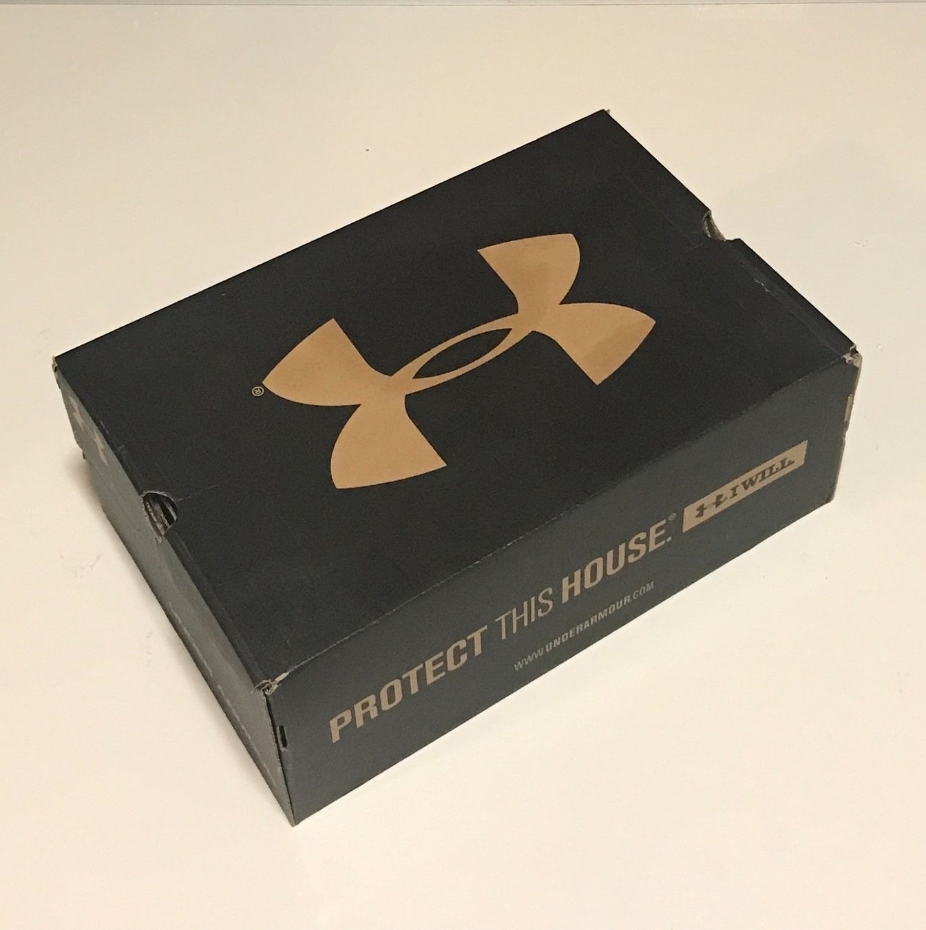 Scarpe da uomo: Schuhe Original Under Armour Gr 44 ; neu mit Karton – Nuovo e nell'imballaggio originale da luzern venduto da ARNI. 7