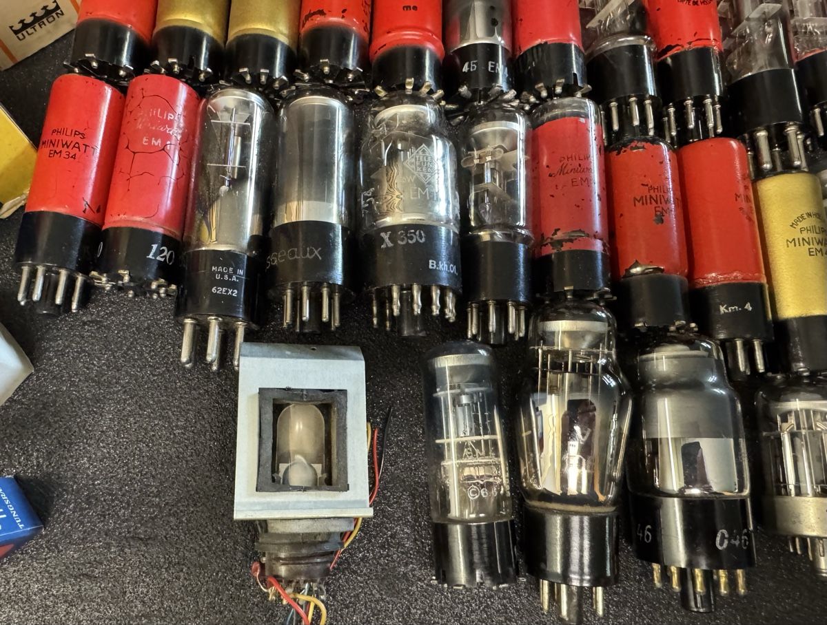 Radio: 36 magische Augen – Usato da Ebertswil venduto da audivero 4
