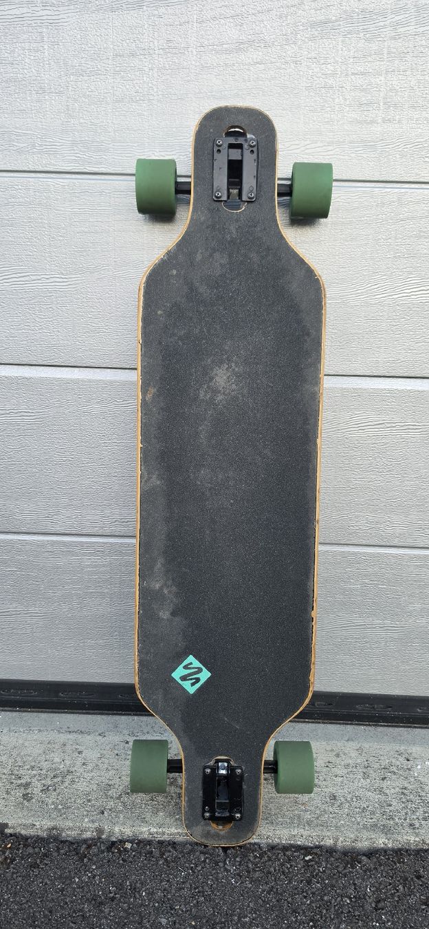 Skateboards: Longboard – D'occasion à Oberentfelden par Trudette2020