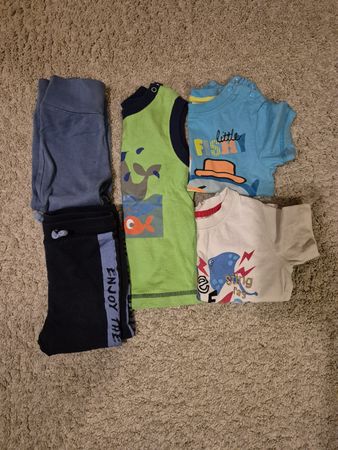 Kinder Kleiderpaket Gr. 86 - Hosen, T-Shirts