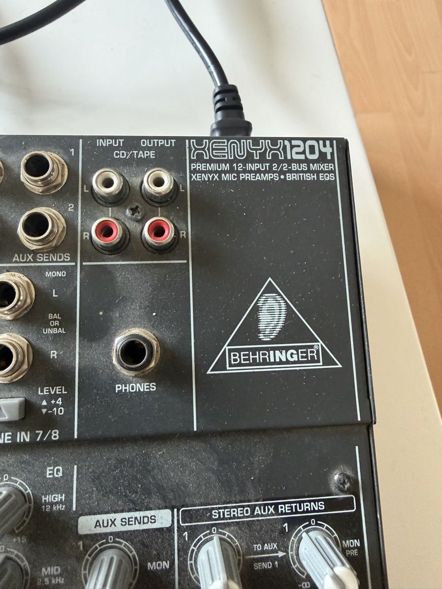 Behringer Console di mixaggio: Behringer XENYX 1204 Mixer – Usato da Baden venduto da noli.r 1