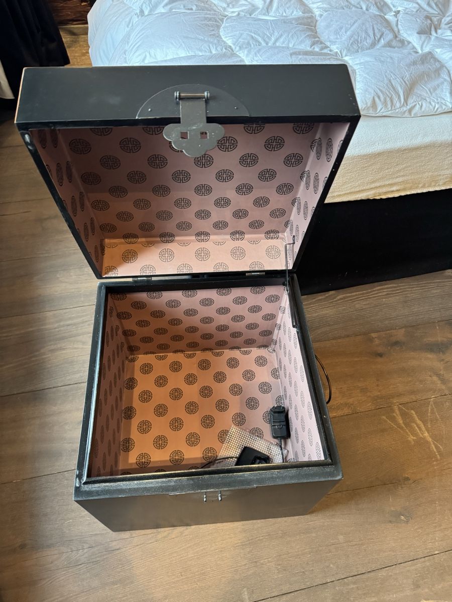 Altro per la casa: Vintage Oriental Lacquered cube Chest – Usato da Oeschseite venduto da -Luxury-On-Line-