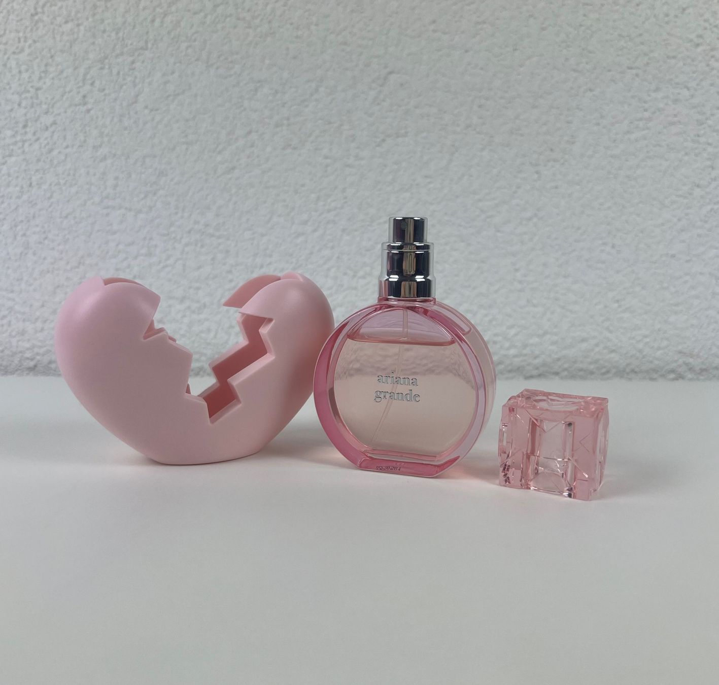 Profumi & Eau de Toilette: Ariana Grande & AQC Parfüm-Set – Usato da Stein am Rhein venduto da Moons_of_Saturn 1