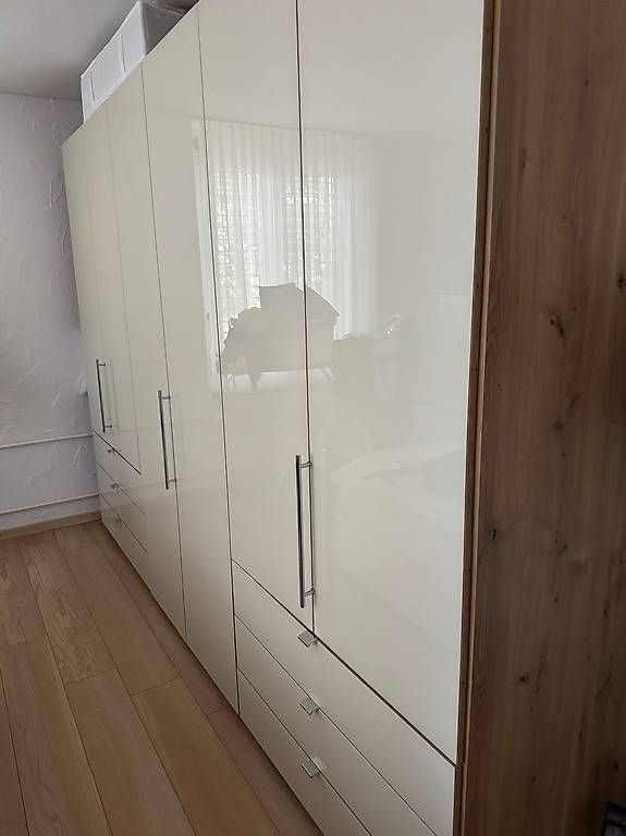 Armadi: Kleiderschrank Venda Loft – Usato da Rorschach venduto da ado20