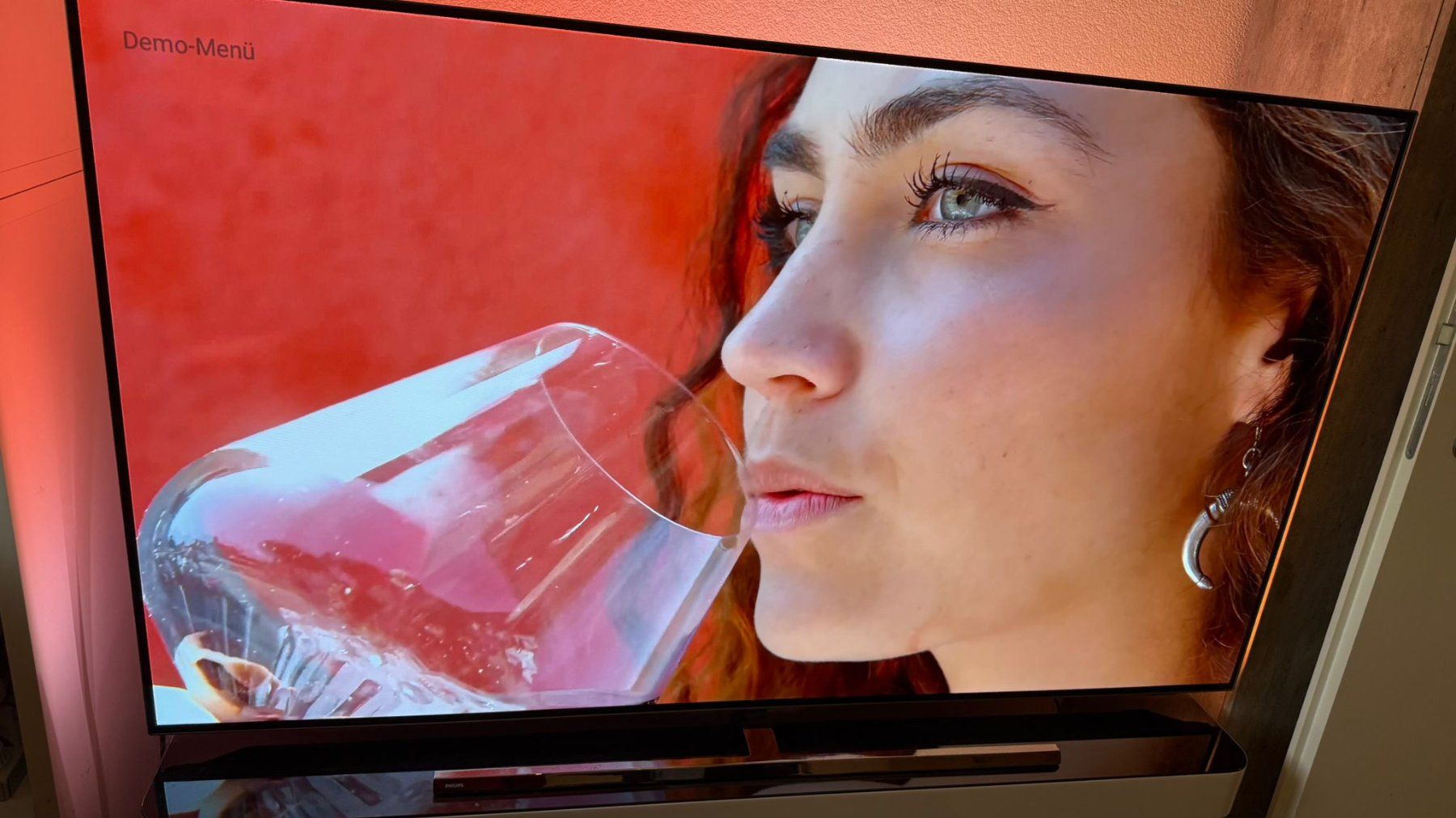 Philips Televisori: Fernse 65 Zoll mit Möbel Weis Philips – Usato da Kandergrund venduto da fre_5lgk 7
