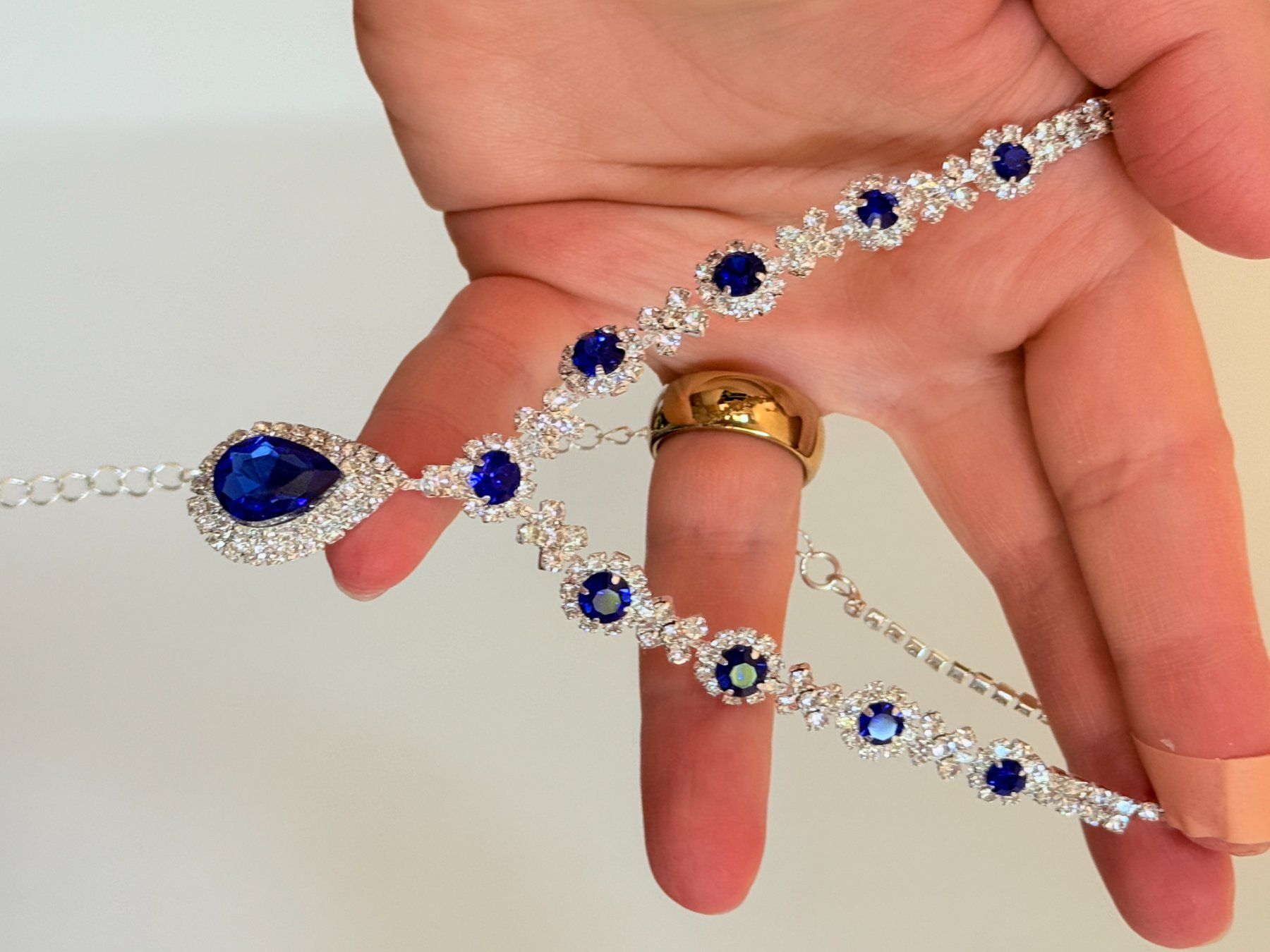 Altri gioielli: LOT Collier élégant avec pendentif bleu – Nuovo e nell'imballaggio originale da Genève venduto da AGBERG 3
