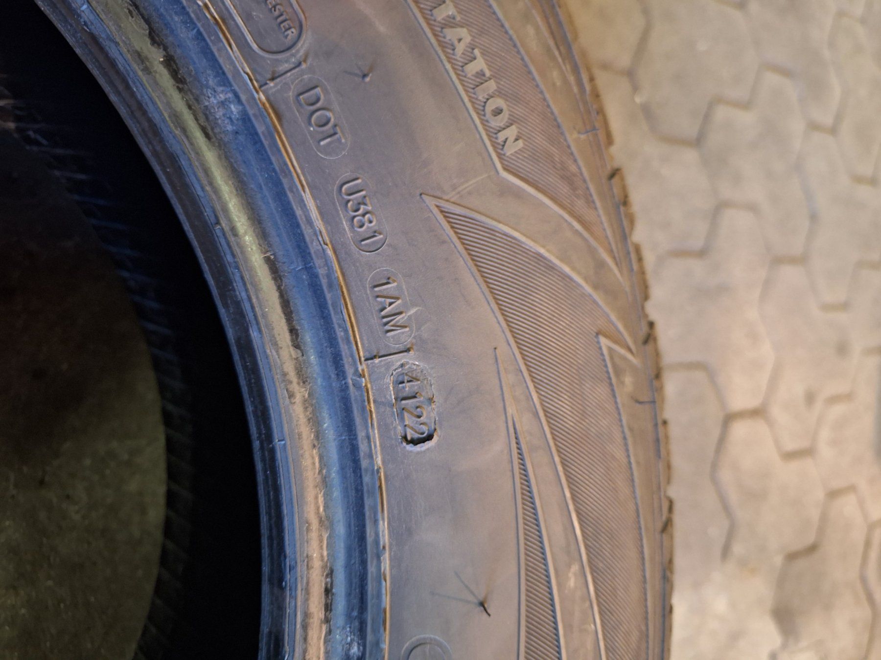 Alle Autoersatzteile: Winterpneu 235/65 R 17 – Gebraucht aus Willisau von 19AM91 4
