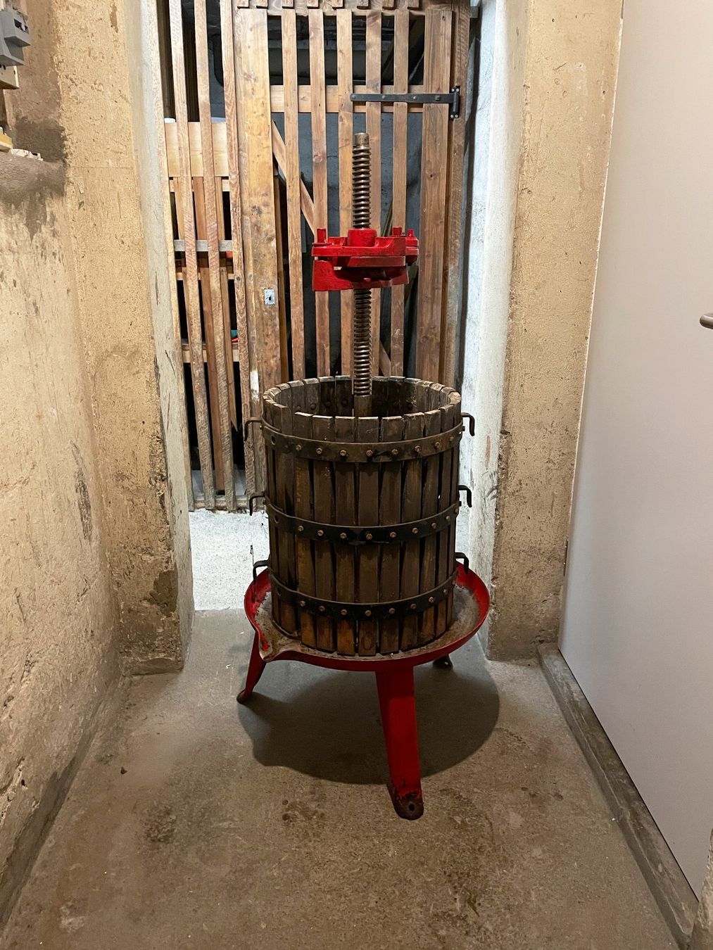 Toutes les machines: Grosse Presse - Weinpresse oder Mostpresse – Défectueux à Bern par orno_33