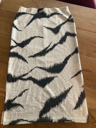 RockTiermuster, Grösse 34, Figurbetont!