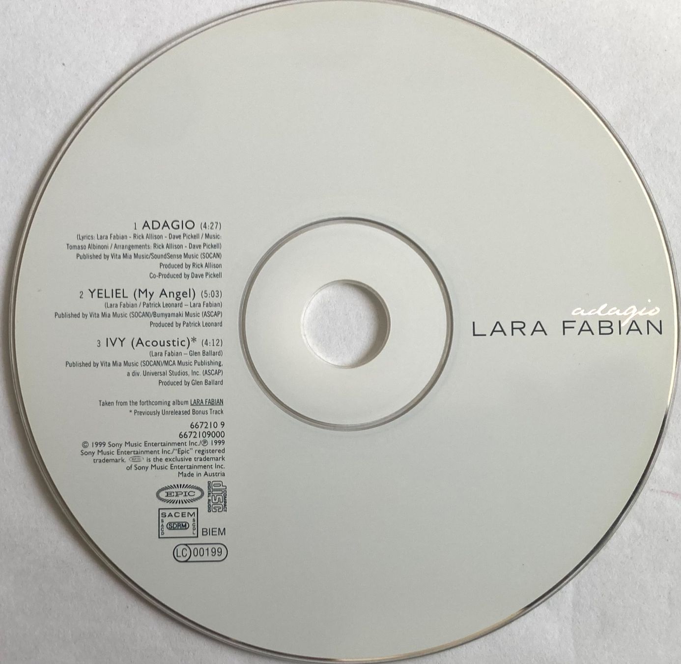 CD: LARA FABIAN - ADAGIO – Usato da Poliez-Pittet venduto da Newtown-Records 2
