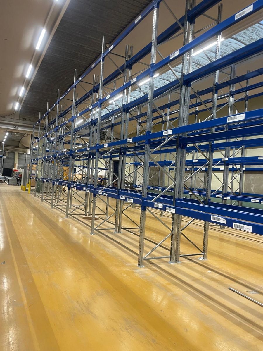 Scaffali: Palettengestell / Palettenregal – Usato da Niederuzwil venduto da Solutions4industry