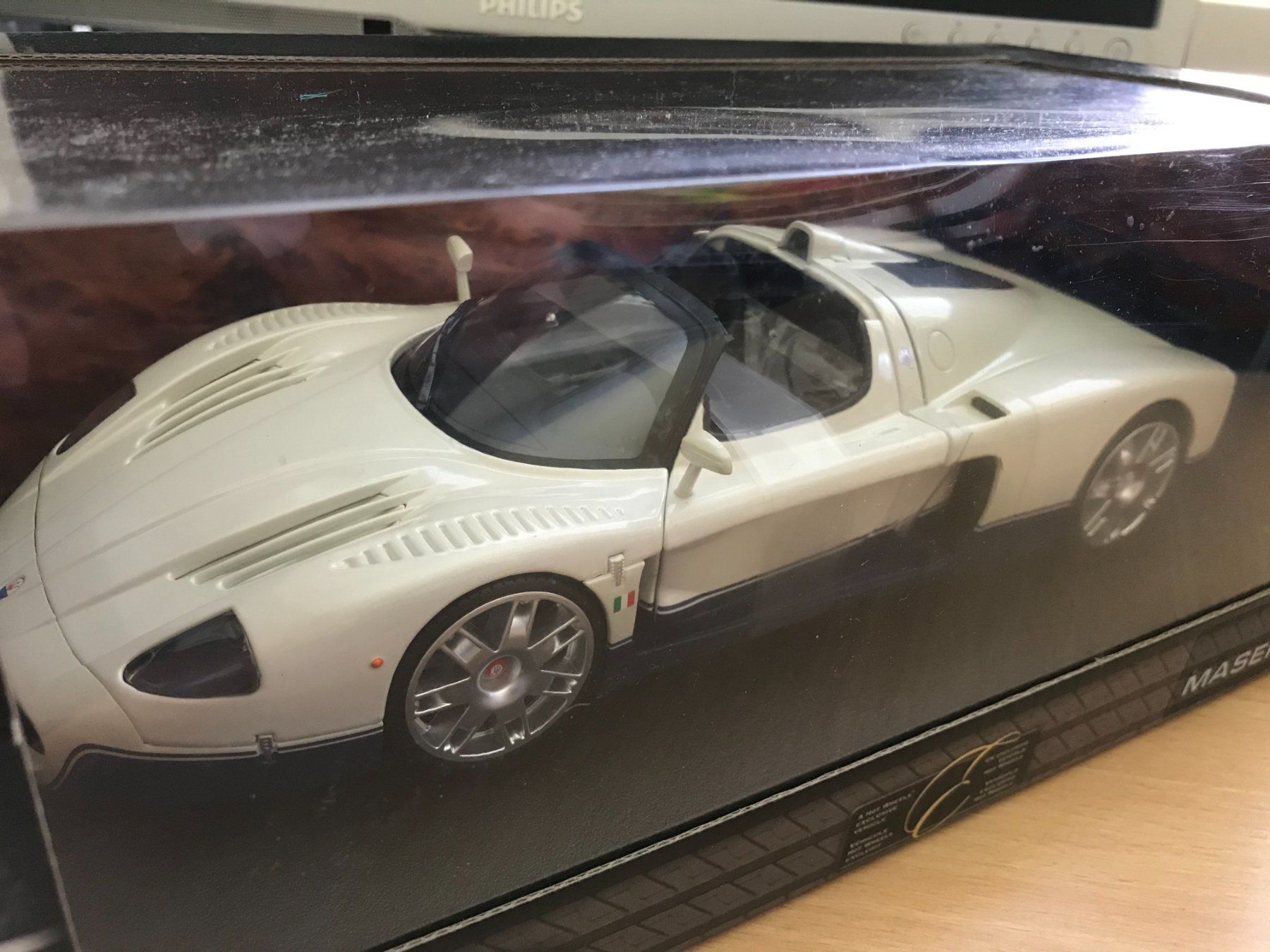 Hot Wheels Modellini d'auto: Maserati MC12 1:18 – Nuovo e nell'imballaggio originale da Reinach AG venduto da Pimpmyburger 3