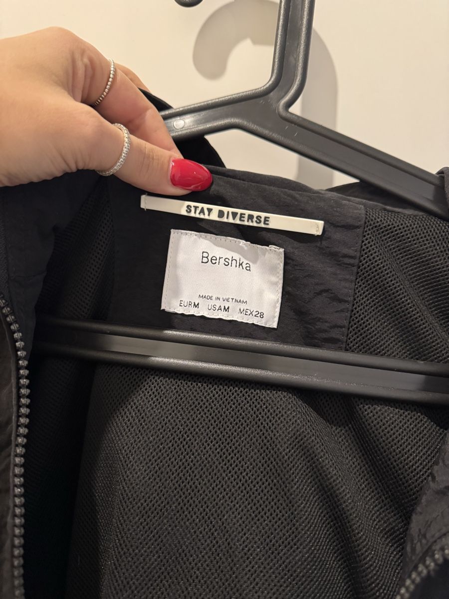 Giacche: Bershka Jacke Schwarz, Gr. M – Usato da Geroldswil venduto da tei_pzh8 2