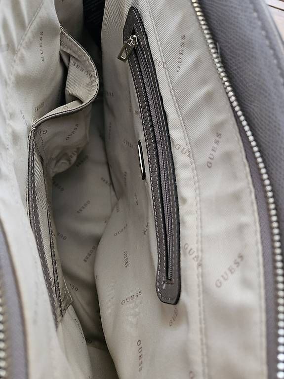 Sacs femmes: Guess Tasche in Taupe – D'occasion à Neuenkirch par Unicorn3759 1