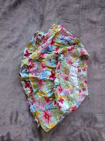Jupe fleurie taille 134 happy girls bon état