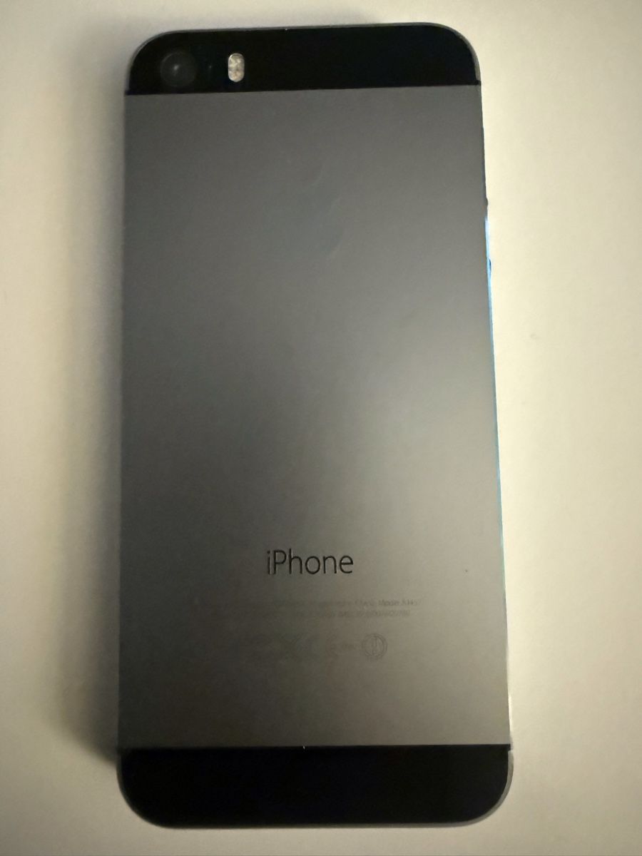 Apple Telefoni cellulari / Smartphones: iPhone 5s - Klassiker mit Schutzhülle - Funktioniert – Usato da Sirnach venduto da Famisa 4