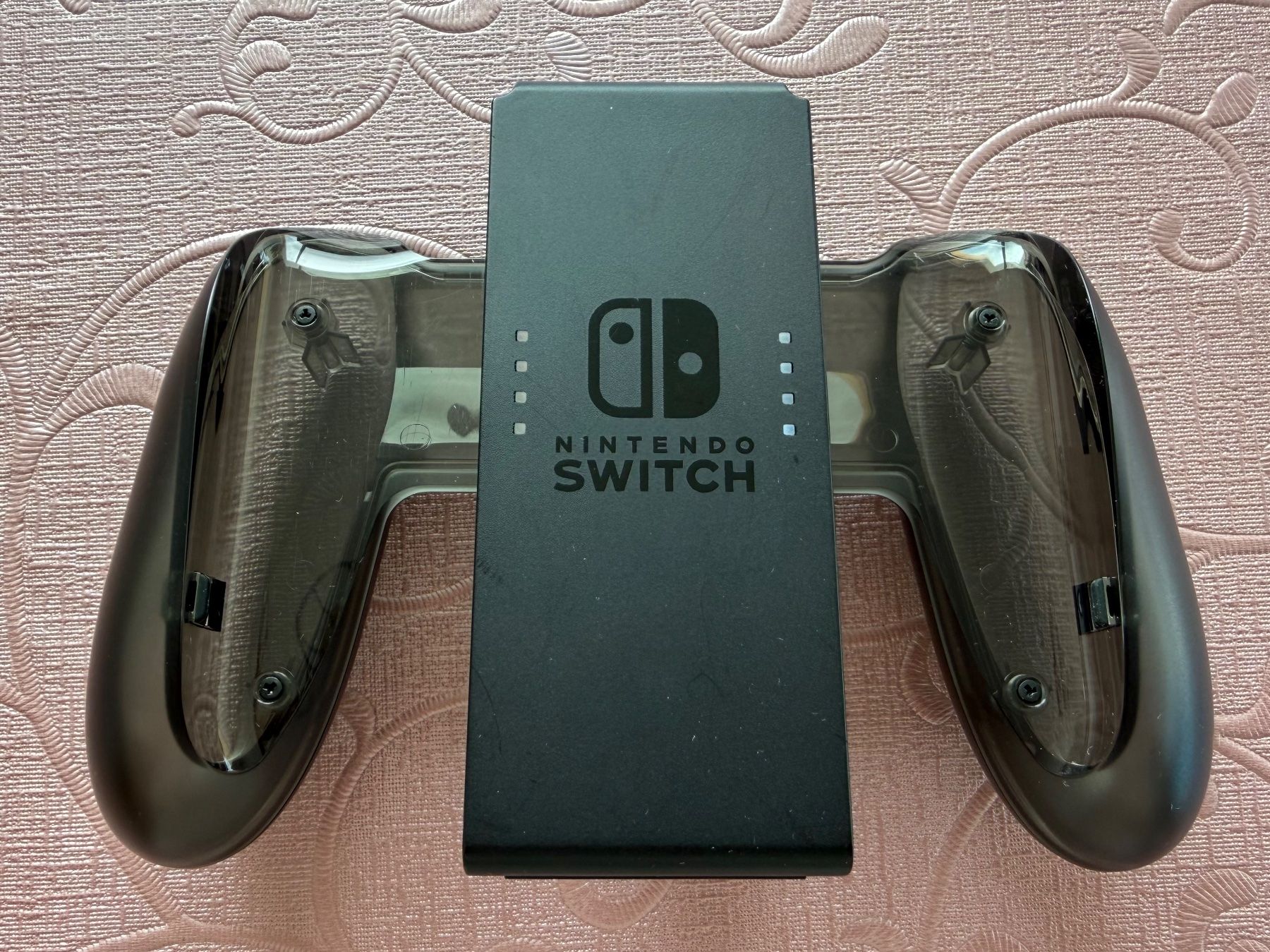 Nintendo Controller: Joy-Con Charging Grip - Nintendo Switch – Usato da Reichenbach i. K. venduto da basangi 1