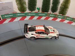 Scalextric 132 / Carrera Evolution Aston Martin DBR9 GT1
