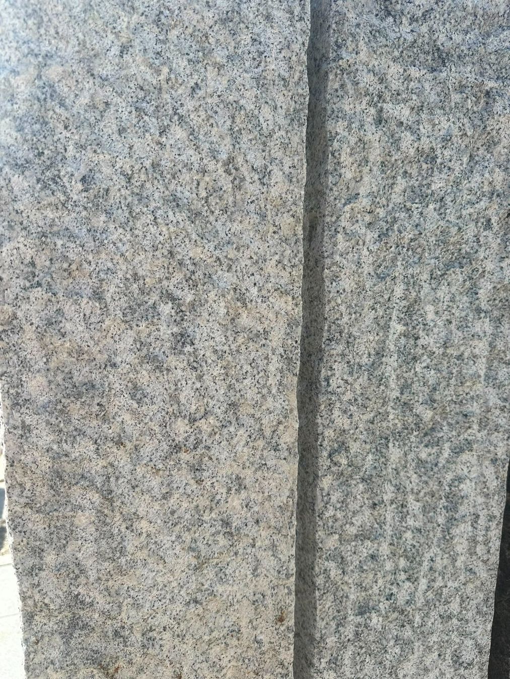 Pietre & tegole: 16 Stk. Palisaden Granit hellgrau / Format 250cmx30cmx8cm – Nuovo e nell'imballaggio originale da Steinmaur venduto da Steinbeisser 1