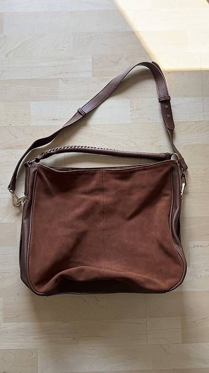 H&M Sacs femmes: Braune Handtasche - Vorne Wildlederoptik – D'occasion à Schwerzenbach par maandy95
