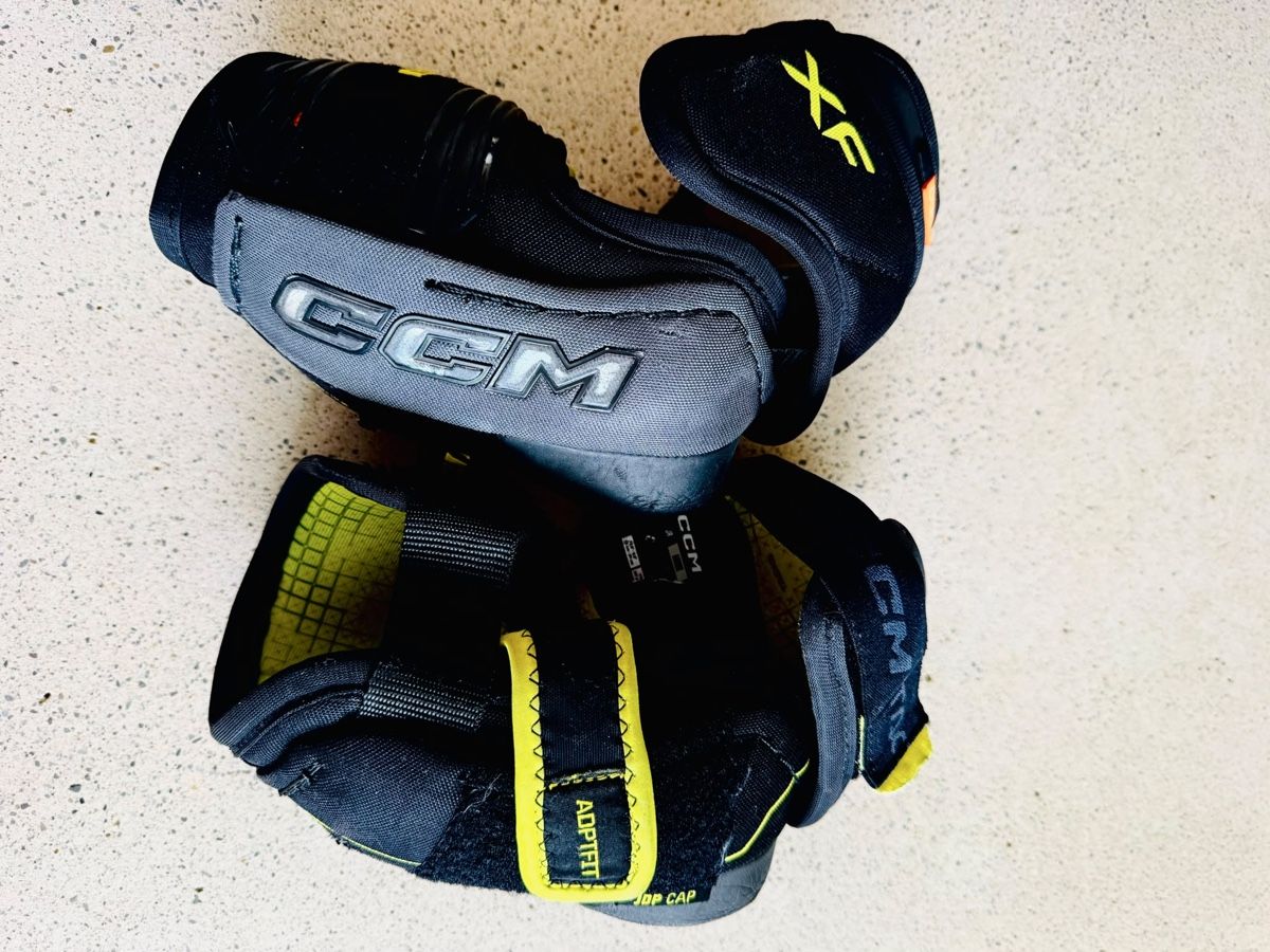 Ccm Schutz & Schoner: CCM Ellenbogenschoner Junior L – Gebraucht aus Moosseedorf von mswalker