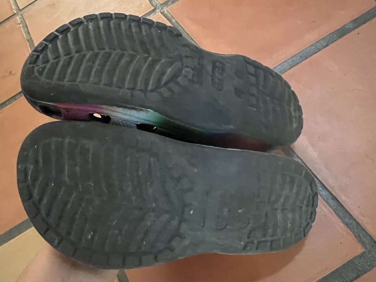 Crocs Scarpe da uomo: Bunte Crocs Grösse 34/35 gebraucht – Usato da Wohlenschwil venduto da SmokyAnnie 3