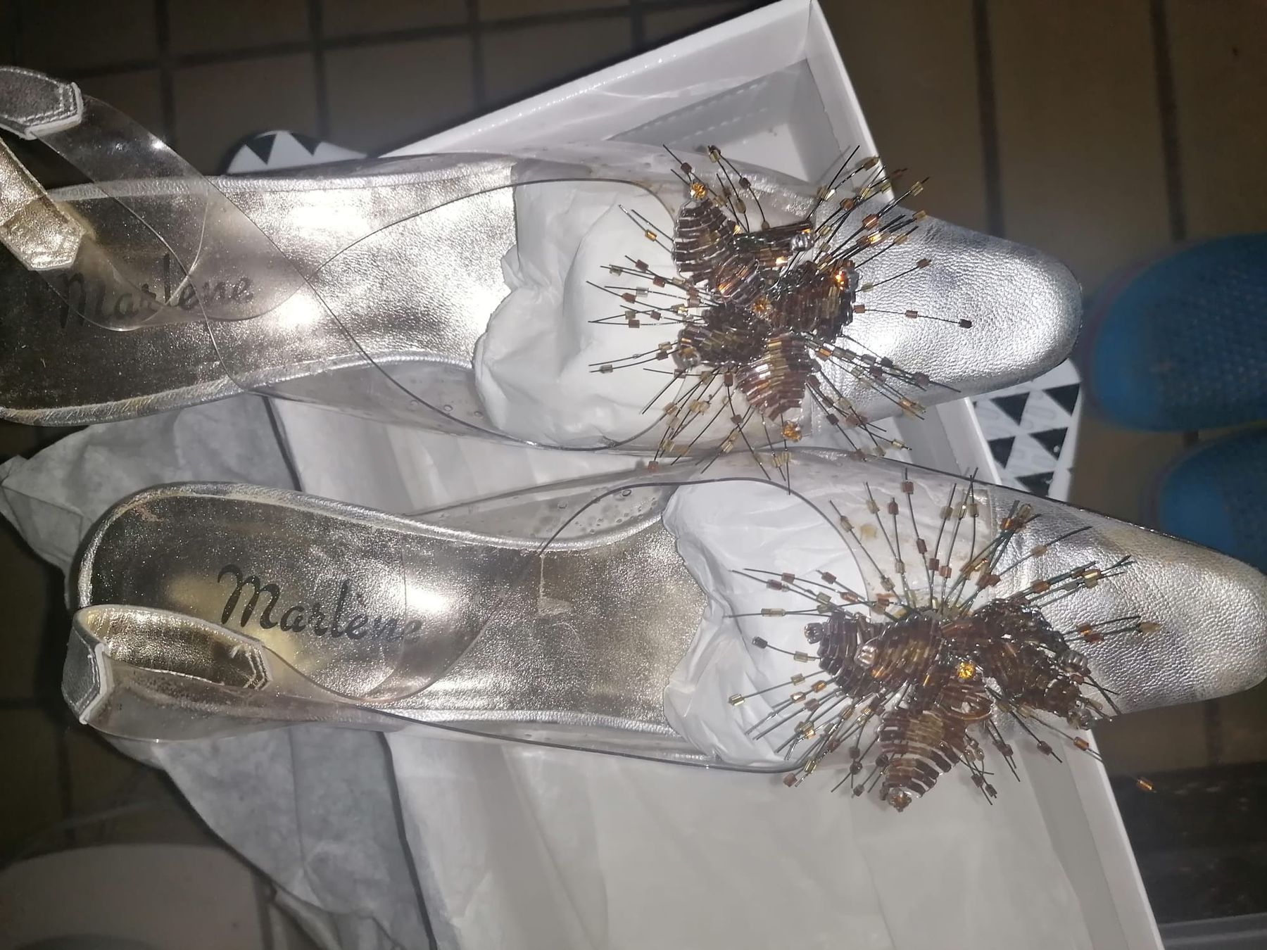 Scarpe da donna: Marlene Slingpumps, Silber, Gr. 38, Exotisch verziert! – Usato da Birrwil venduto da inf_2qrx