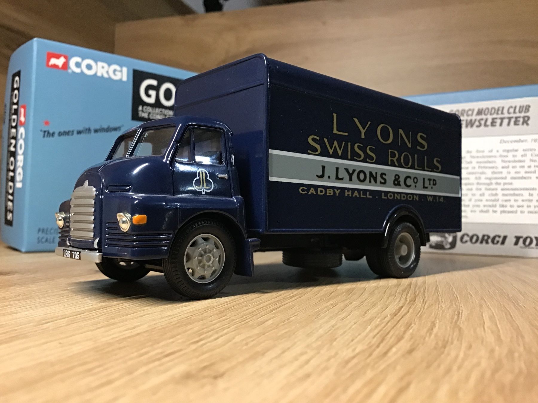 Corgi Toys Modellautos: BEDFORFS LYONS CORGI 19301 1_43 – Neu und originalverpackt aus Männedorf von Spezial-Modelle 1