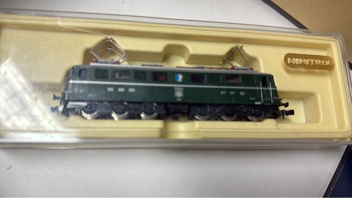 Trix Modellini di ferrovie: Minitrix Lok Ae 6/6 Neu – Nuovo e nell'imballaggio originale da Wohlen AG venduto da NincoA-Z
