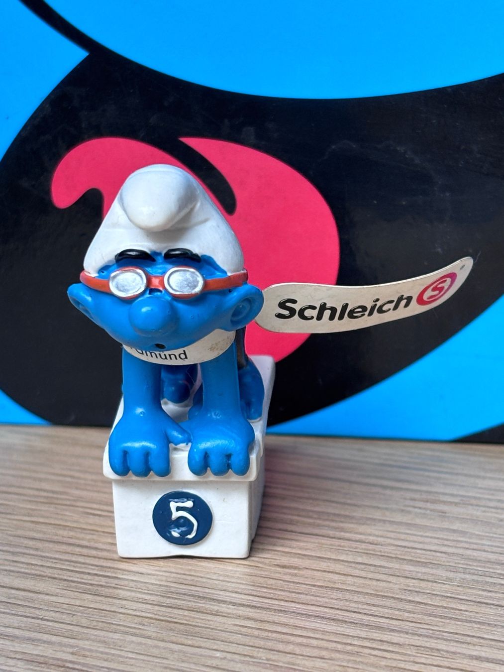 Schleich Statuette: Schwimmer-Schlumpf auf Startblock – Usato da Lyss venduto da Duckszone