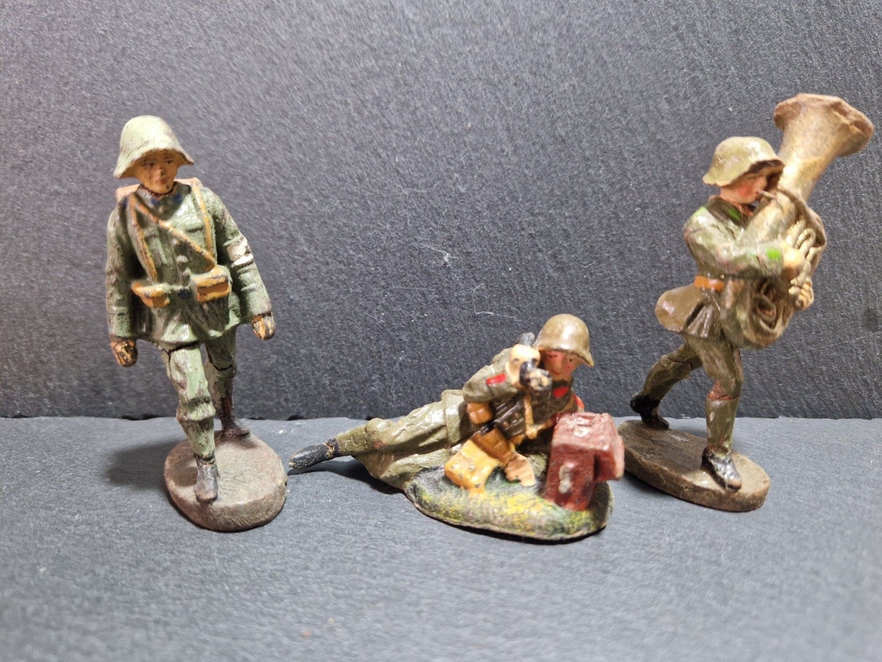 Statuette: 3x Elastolin Figuren Soldaten – Usato da Winterthur venduto da Sadega