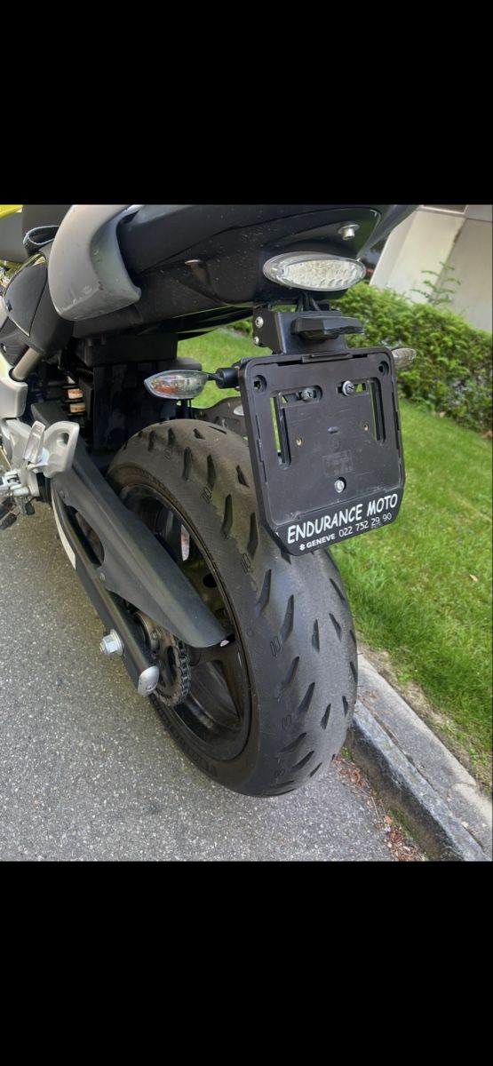 Suzuki Strada: Suzuki SFV 650A Gladius – Usato da Bern venduto da Gussers 8