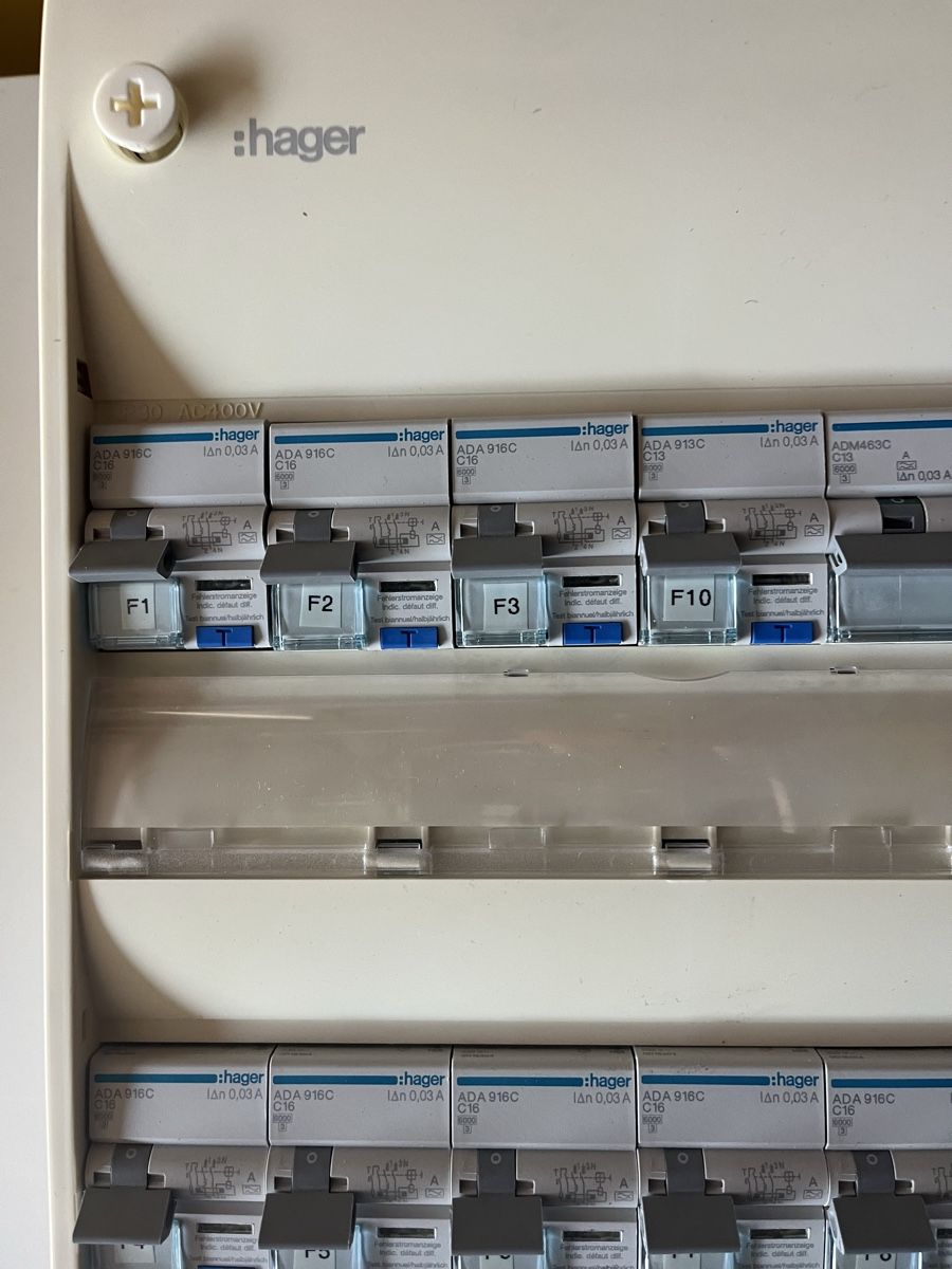 Hager Alimentation électrique: Elektro Verteiler  – D'occasion à Neerach par fuz_8d7l 2