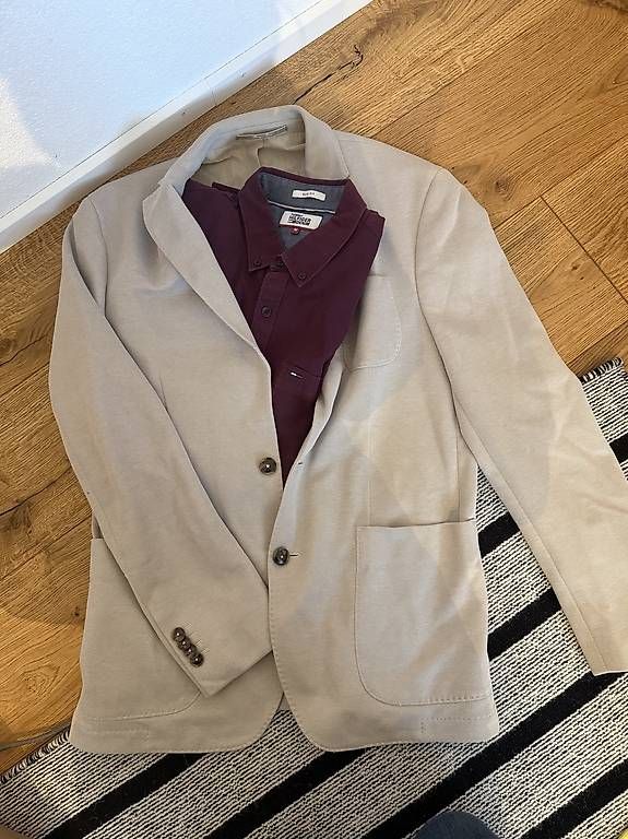 Mango Lotti di vestiti: Mango , Hilfiger Hemd und Blazer – Usato da Laufen venduto da car_2fnm