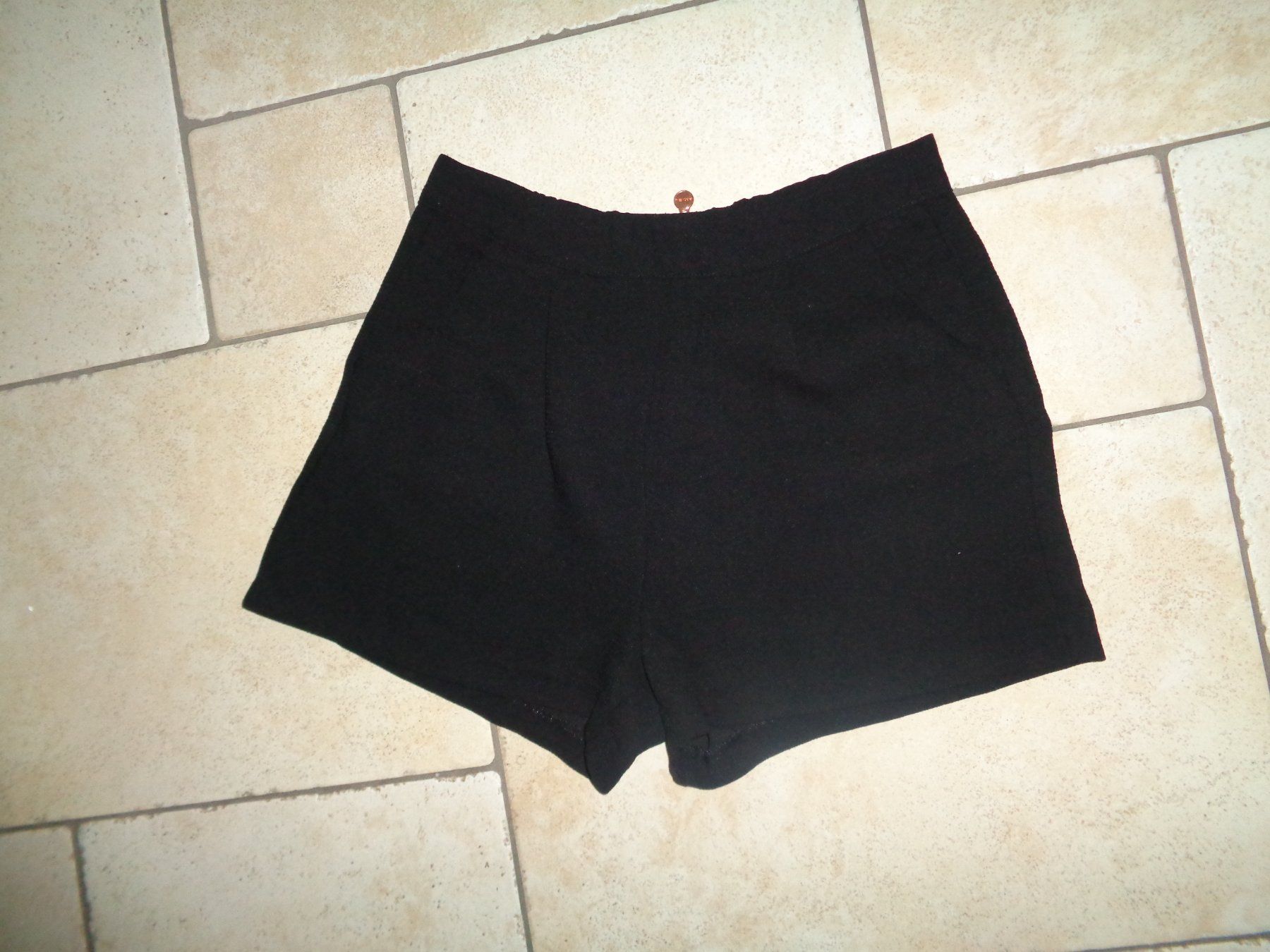 Pantaloni: Shorts  Amisu  Grösse 36 – Usato da Kreuzlingen venduto da Robi-2003