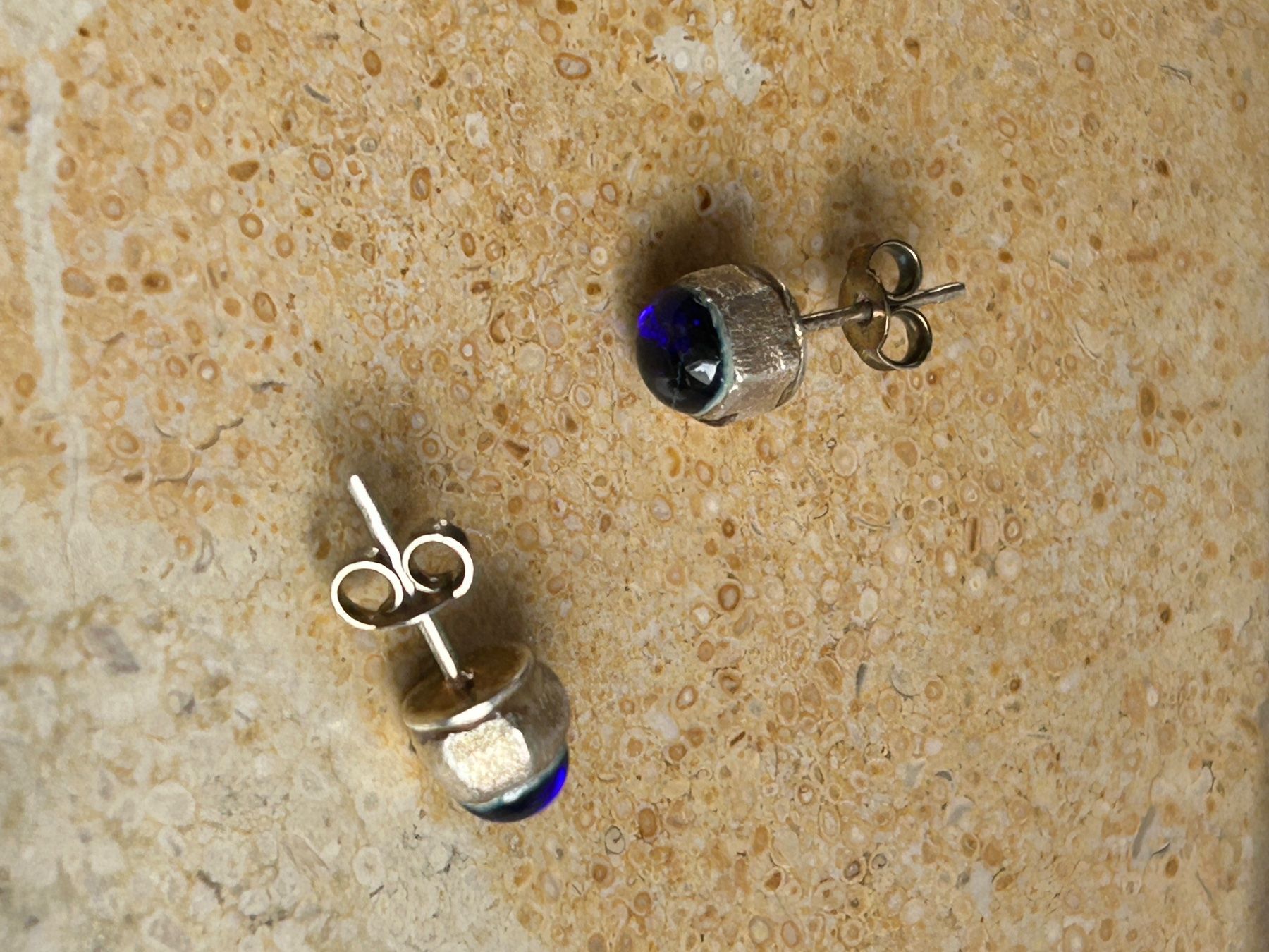 Orecchini pendenti & Orecchini a lobo: Silber Ohrstecker mit blauem Stein – Usato da Laufen venduto da Bellavitaboom 5