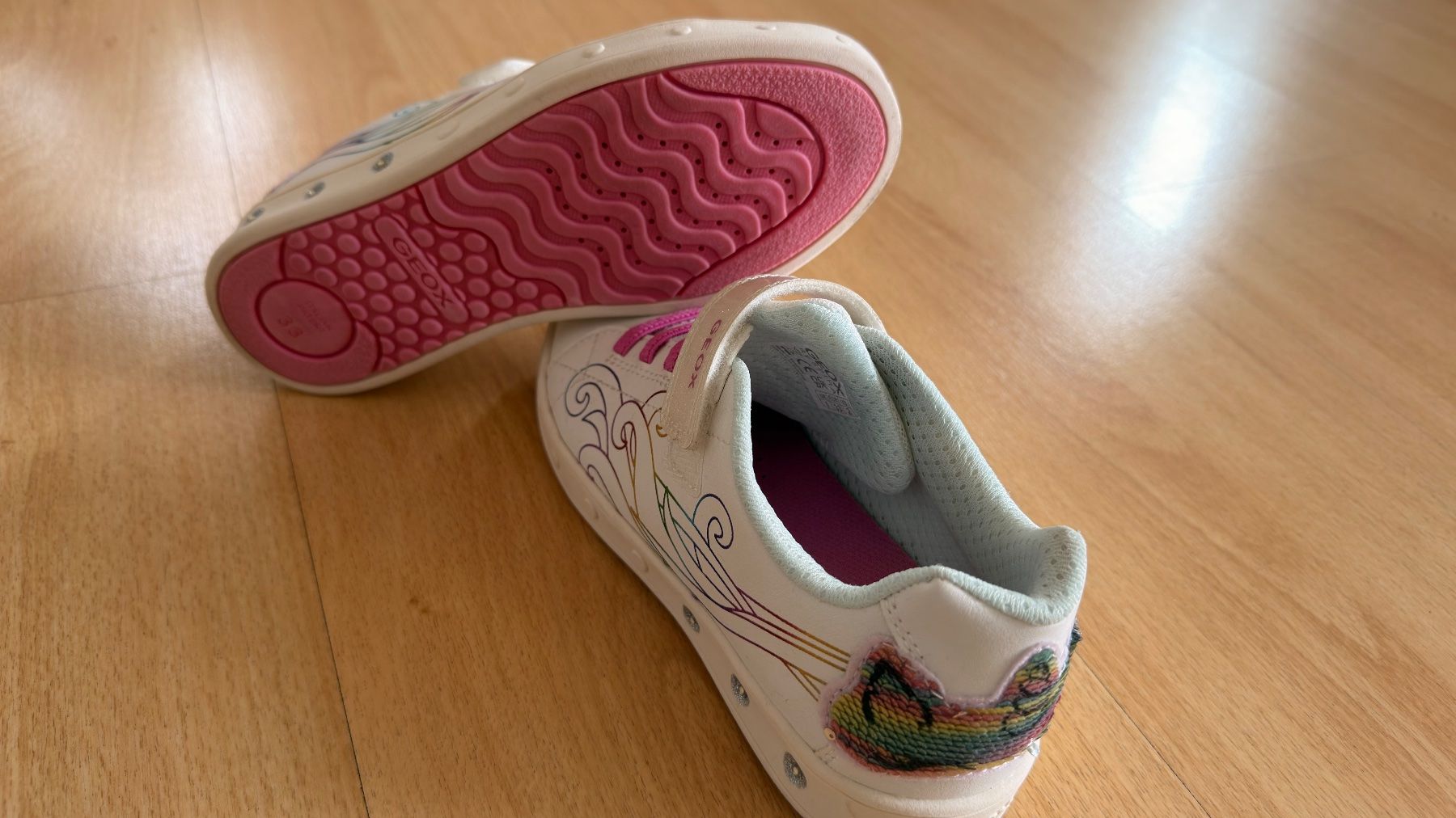 Geox Scarpe per ragazze: Geox Mädchen Sneakers Grösse 33 – Usato da Nänikon venduto da yvihensi 1