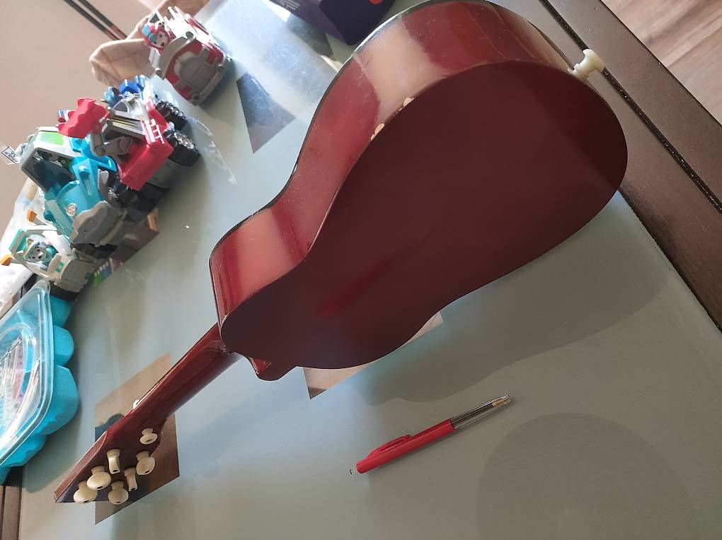 Instruments de musique: Petite guitare pour enfant – D'occasion à Bière par bla_b9zg 2