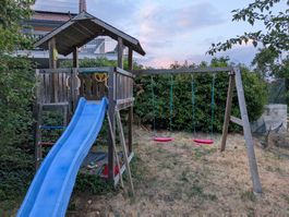 Aire de jeux bois balançoire toboggan bon état