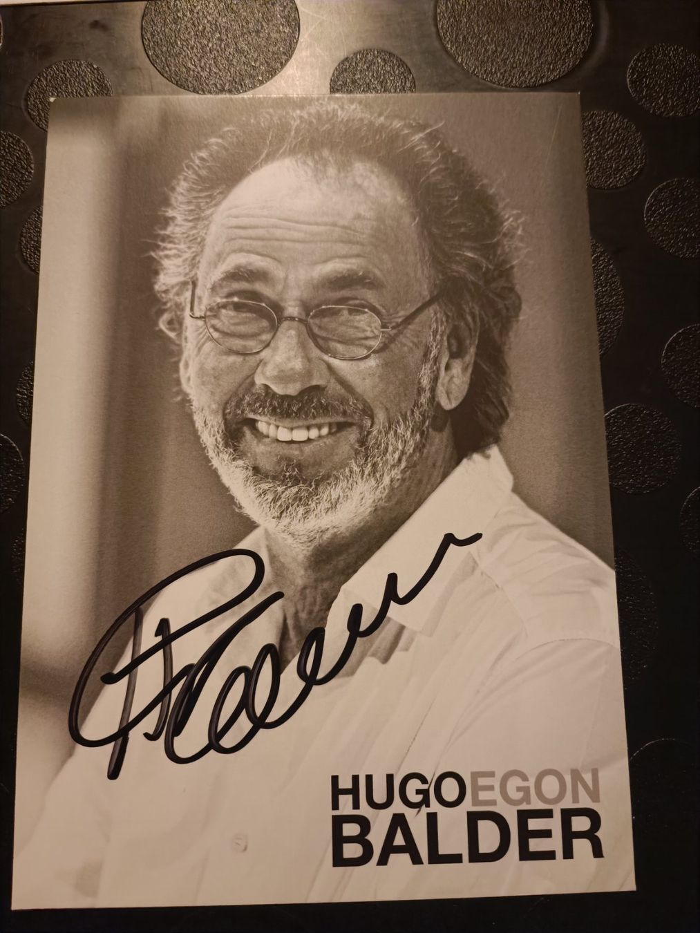 Autogramme: Hugo Egon Balder - signierte Autogrammkarte – Gebraucht aus Menziken von Artographs