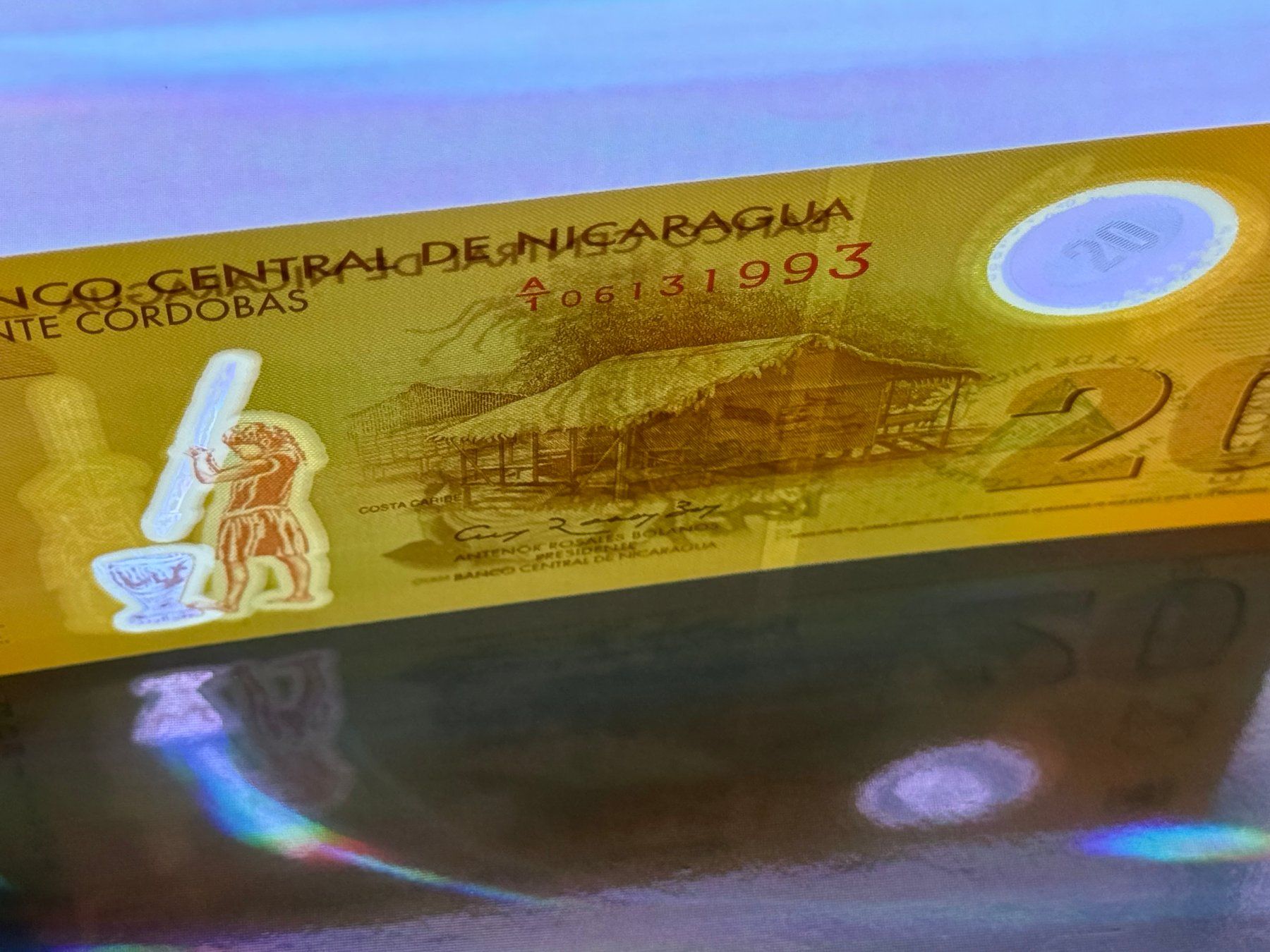 Banconote: Nicaragua 2007 - 20 Cordobas UNC - Polymer – Nuovo e nell'imballaggio originale da Pfäffikon SZ venduto da Sieben77 4