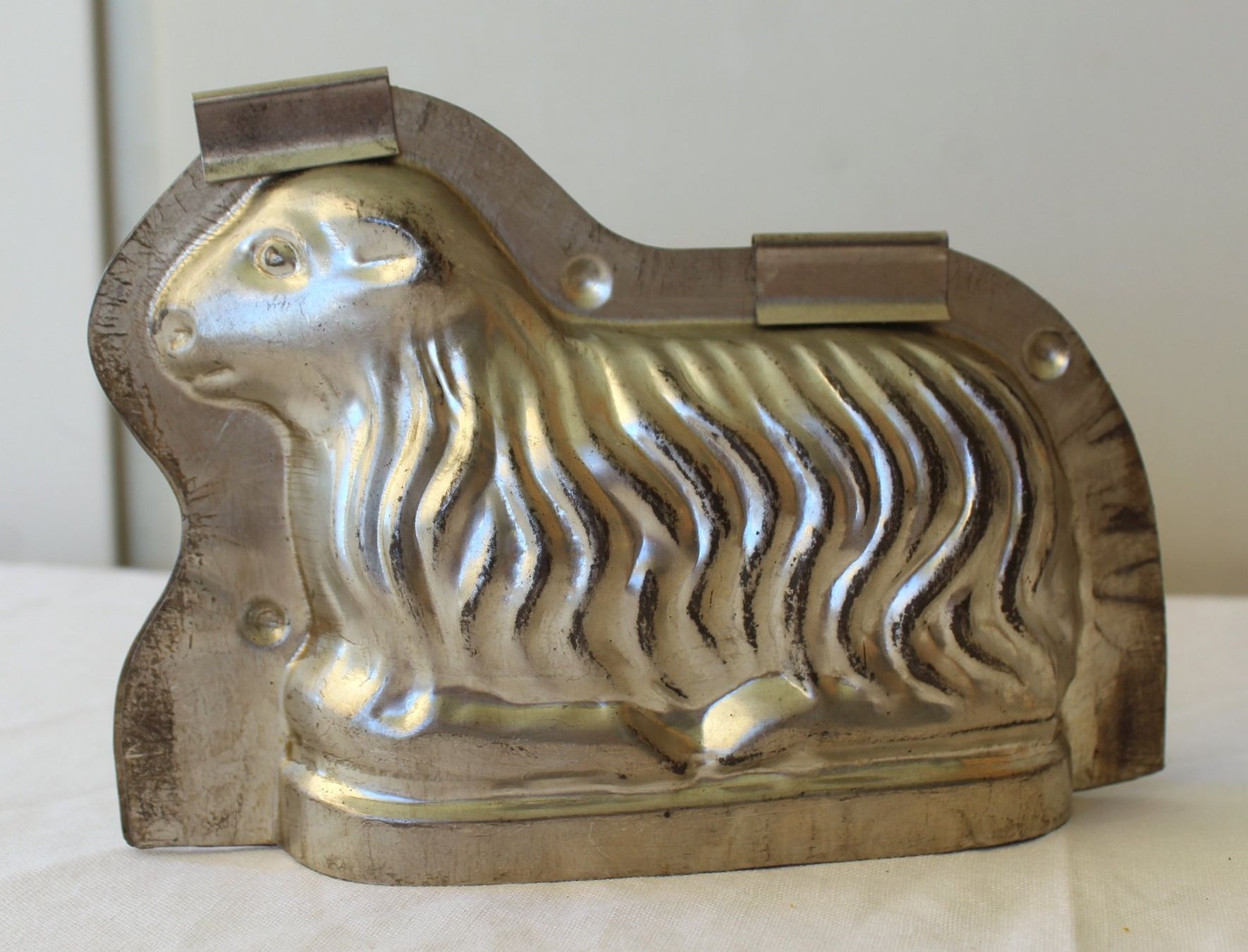 Teglie da forno: 2 Vintage Schokoladenform Giessform Backform Osterhase Lamm – Usato da Zürich venduto da Auctionata 3