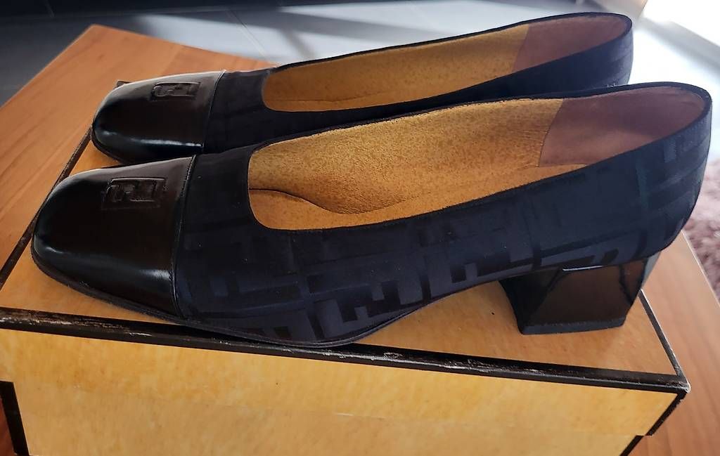 Fendi Scarpe da donna: FENDI Damenschuhe Grösse 38 – Usato da Henggart venduto da Purzel7798 1