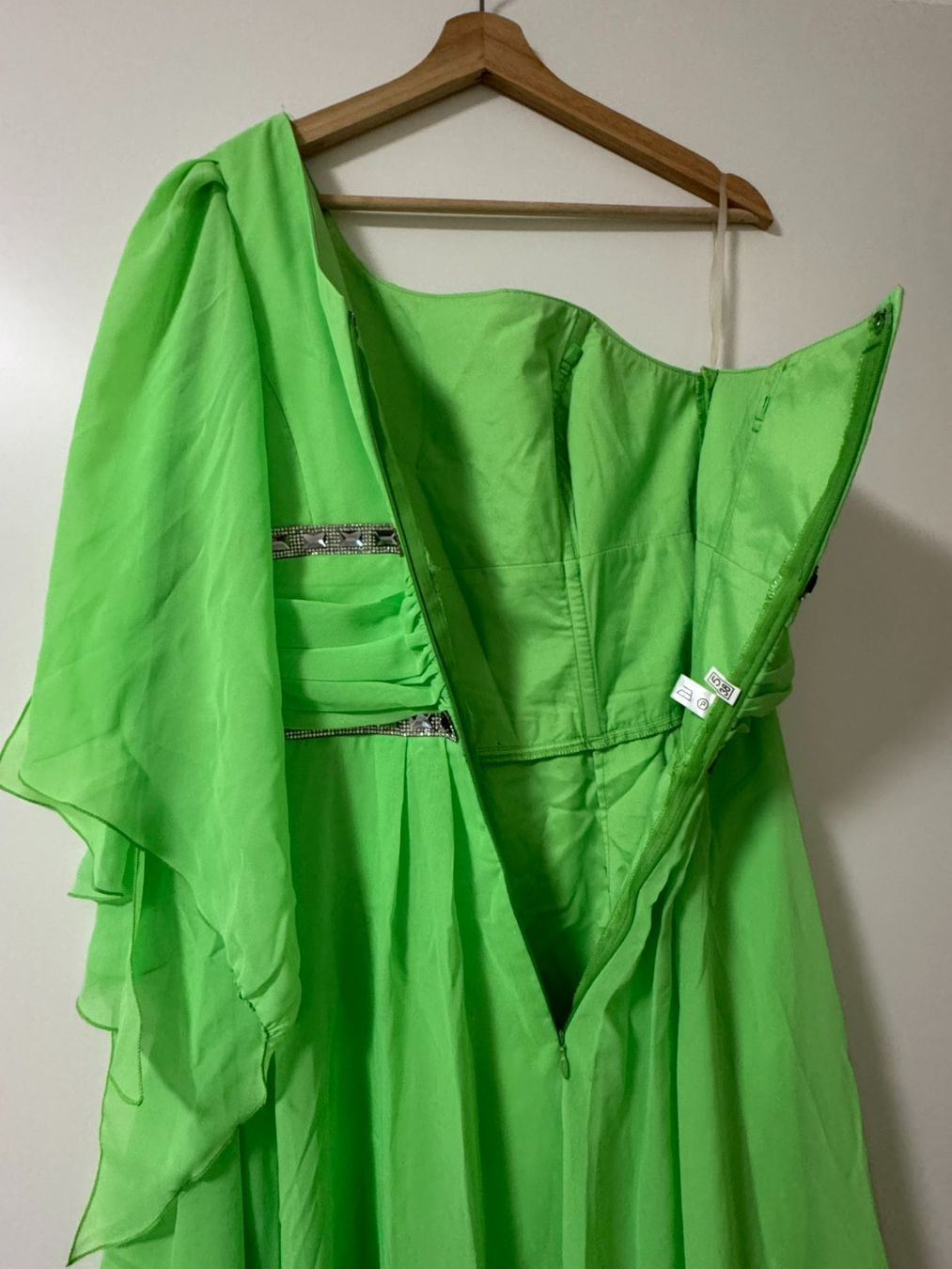 Vestiti: Grünes Abendkleid (Grösse 38) – Nuovo (secondo la descrizione) da Zürich venduto da pamleano 2