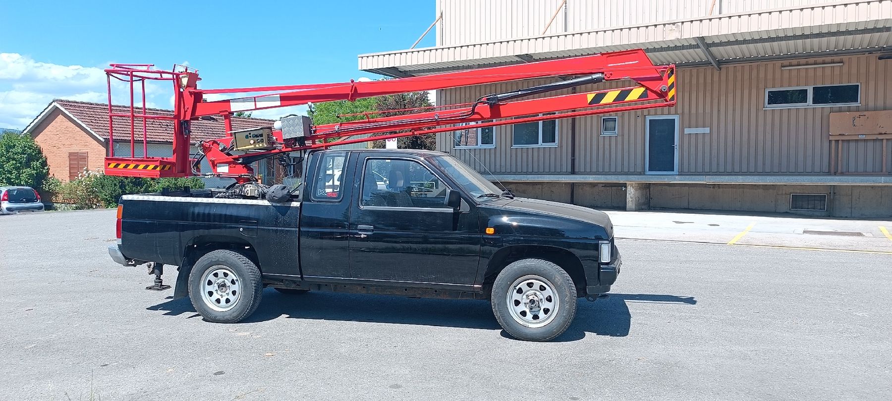 Nissan Veicoli commerciali: Nissan Pickup Hebebühne  – Usato da Detligen venduto da Fendt724 2