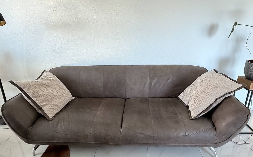 Sofas: Grosses Echtleder Sofa, 245 cm – Lieferung möglich – Gebraucht aus Hergiswil NW von tes_j58l