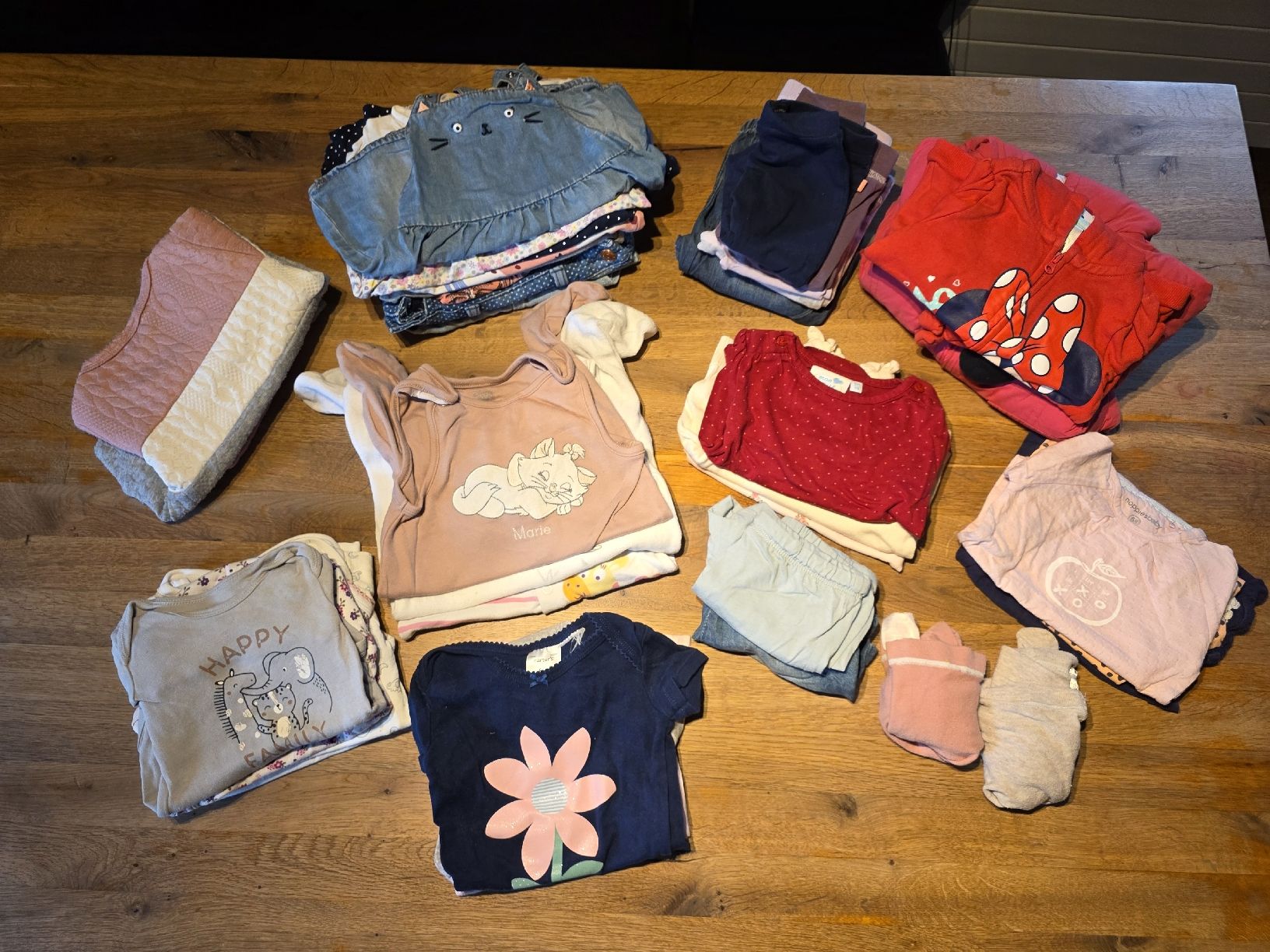 Lotti & Set di vestiti: Kleiderpaket Mädchen Grösse 68 – Usato da Stoos SZ venduto da may_p9xx